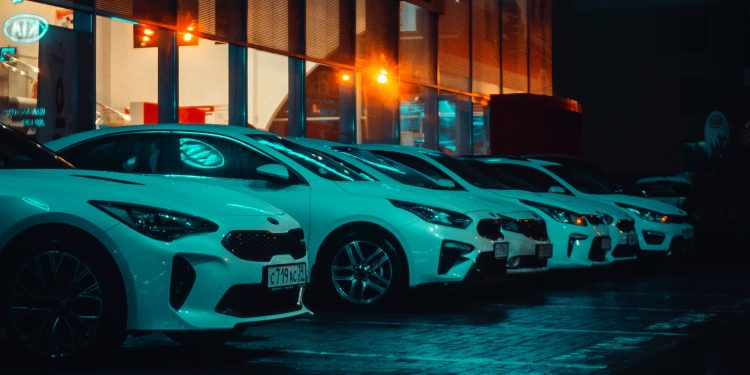 Pourquoi la Location et la Vente de Véhicules Sont si Rentables à Dakar