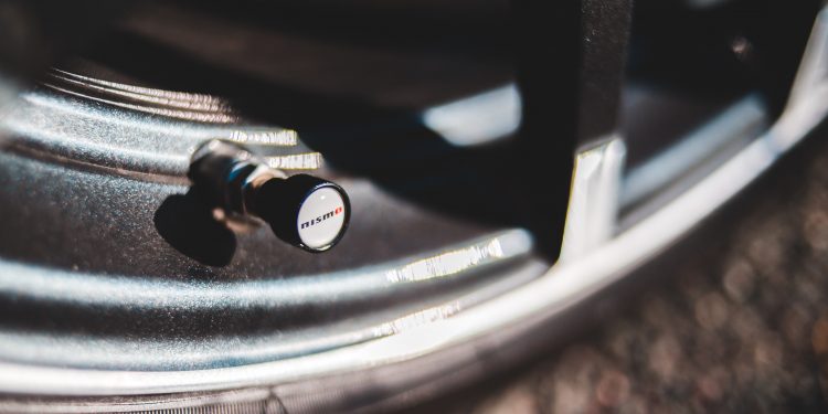 À Quelle Fréquence Devriez-Vous Vérifier la Pression de Vos Pneus?