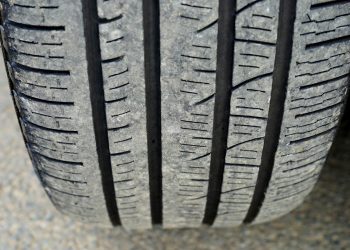 Vérifier la Pression de Vos Pneus au Sénégal : Pourquoi et à Quelle Fréquence