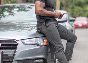 Macky Sall Lance le Programme « Un Conducteur, Un Véhicule » au Sénégal