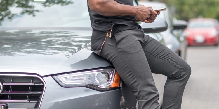 Macky Sall Lance le Programme « Un Conducteur, Un Véhicule » au Sénégal