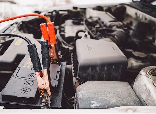 Guide Étape par Étape Pour Nettoyer les Bornes de la Batterie de Votre Voiture au Sénégal