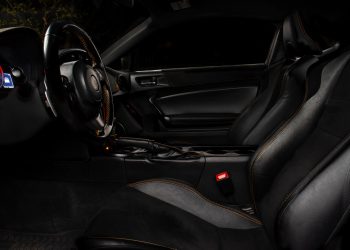 Choisir Les Sièges Parfaits au Sénégal : Tissu ou cuir?