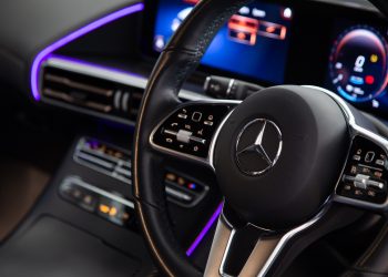 Le Guide Ultime Sur La Raison Pour Laquelle La Batterie S’allume Dans La Voiture