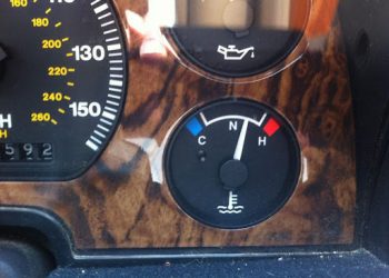 Prévention Des Pannes De Moteur Au Sénégal : 5 Signes De Faible Niveau De Liquide De Refroidissement