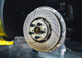 Les Pièces À Vérifier Lorsque Vous Faites Face Au Problème Des Freins Qui Grincent