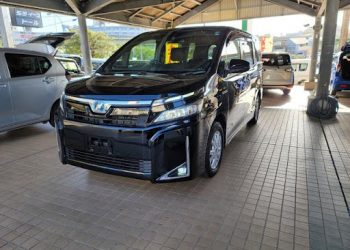 Toyota Voxy 2017