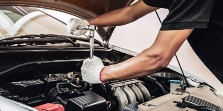 4 Signes que Votre Voiture a Besoin d’un Remplacement de Moteur