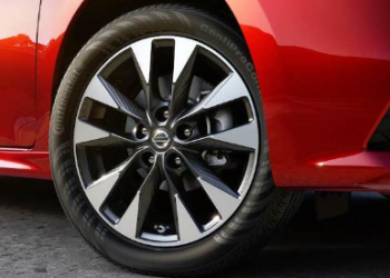 À Quelle Fréquence et Pourquoi Devez-vous Faire Tourner vos Pneus au Sénégal