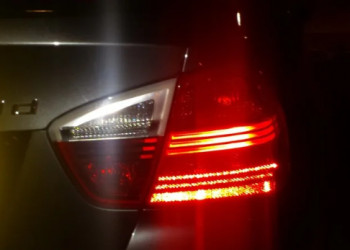 Les Feux de Recul Ne Fonctionnent Pas ? (5 Causes)