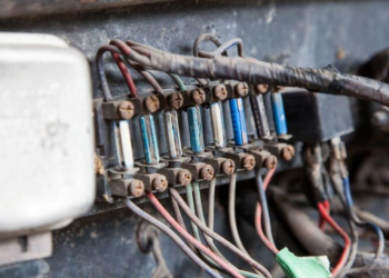 6 Symptômes d’un Fusible d’Alternateur Grillé ou d’un Fusible Thermique