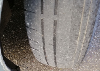 Comment Reconnaître des Pneus de Voiture usés ou Endommagés