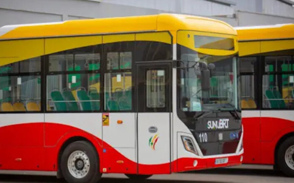 Comparaison des Hybrides Toyota et des Hybrides Honda au Sénégal