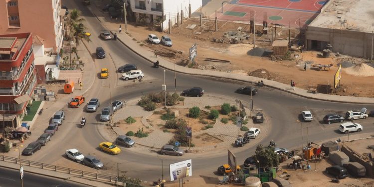 Naviguer sur les routes du Sénégal : Étiquette et Conseils de Conduite