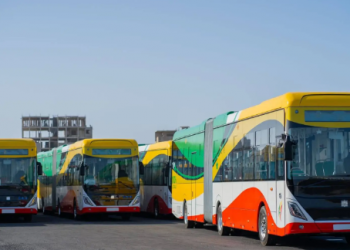 Le président du Sénégal inaugure la flotte de bus électriques publics