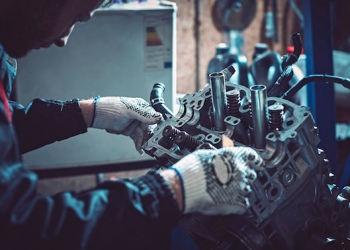 5 Signes Que Votre Voiture a Besoin d’un Nouveau Moteur