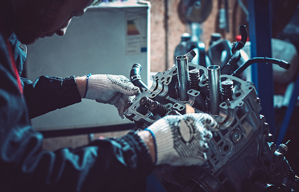 5 Signes Que Votre Voiture a Besoin d’un Nouveau Moteur