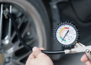 Que Faut-il pour Vérifier la Pression des Pneus de Votre Voiture ?