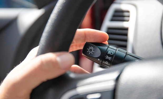 4 Raisons Pour Lesquelles Vos Clignotants Ne Fonctionnent Pas (Avec Solutions)