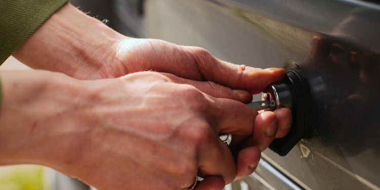 Comment Proéger Votre Voiture Contre le Vol au Sénégal