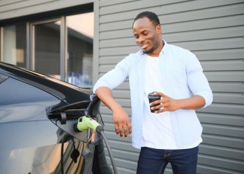 Africar Group et AUTO24.africa dévoilent EV24.africa, la vitrine numérique panafricaine pour véhicules électriques