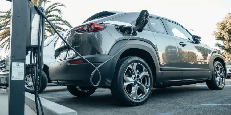 Comment le Sénégal développe son réseau de bornes de recharge pour voitures électriques