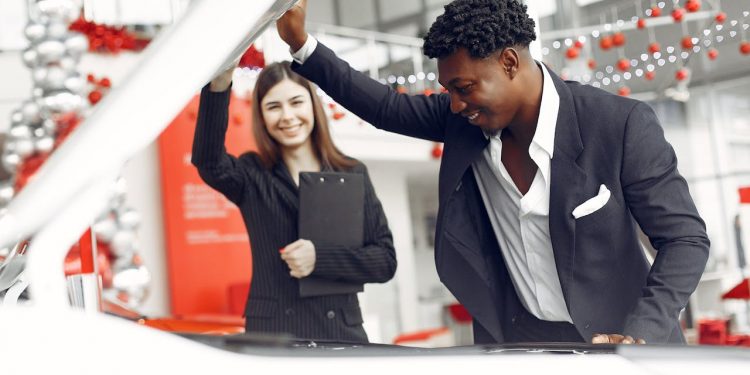 Repérer les acheteurs sérieux : Comment gagner du temps et éviter les curieux dans la vente de votre voiture au Sénégal