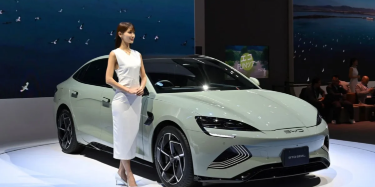 La Révolution des Flottes Vertes : Comment les Politiques Publiques Propulsent l’Adoption de la Mobilité Électrique au Sénégal