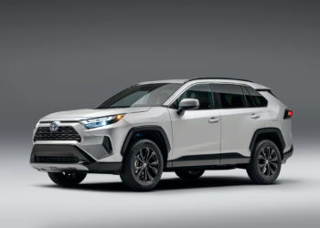 Meilleurs SUV Hybrides pour les Routes du Sénégal : Toyota RAV4 face aux Alternatives Locales