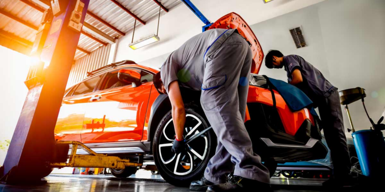 Top 12 Conseils d&rsquo;Entretien Auto à Dakar pour Survivre aux Embouteillages et à la Poussière au Sénégal