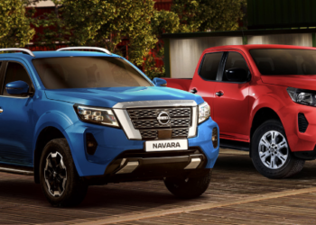 Modernisation du parc automobile : Nissan et Toyota misent sur des véhicules ultra-résistants comme le Nissan Navara et la gamme Toyota HEV pour affronter le contraste entre Dakar urbain et les pistes rurales