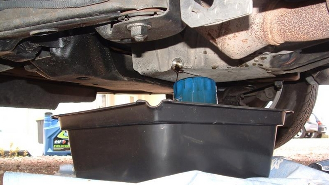 Faire Sa Vidange Soi-Même au Sénégal : Guide Simple pour Changer l&rsquo;Huile et le Filtre