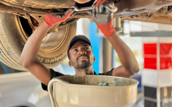 Entretien automobile au Sénégal : checklist avant et après l’hivernage