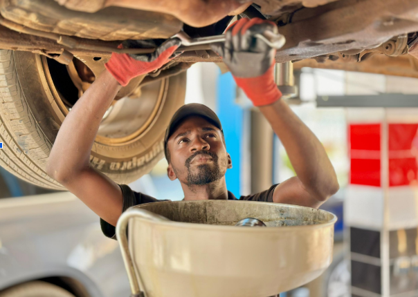 Entretien automobile au Sénégal : checklist avant et après l’hivernage
